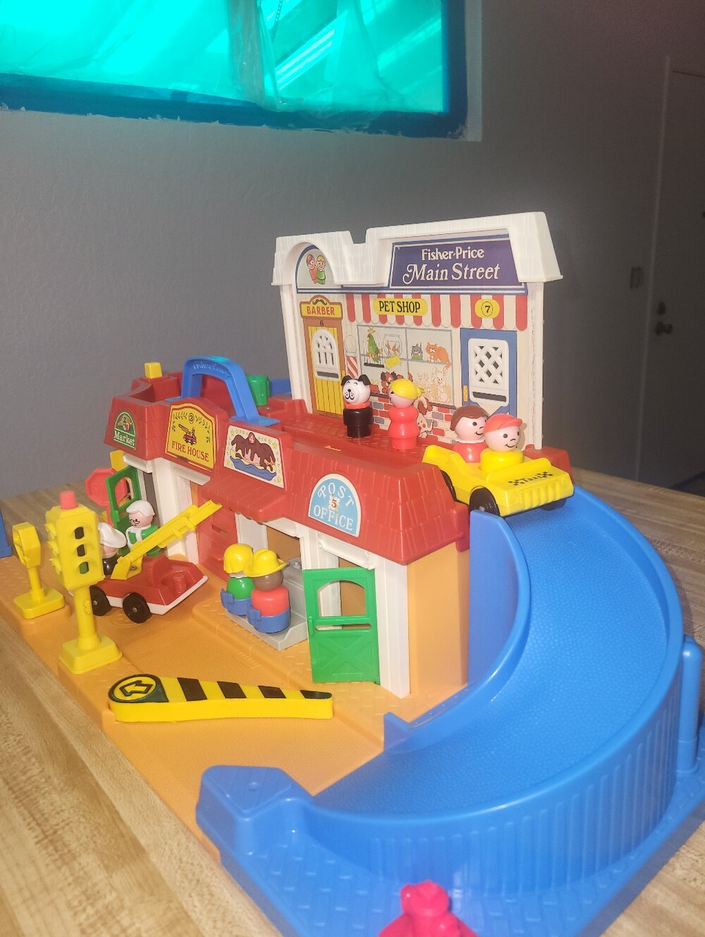 Fisher-Price/Little Peopl; Main Street COMPLETE SET RARE IN THIS CONDITION!